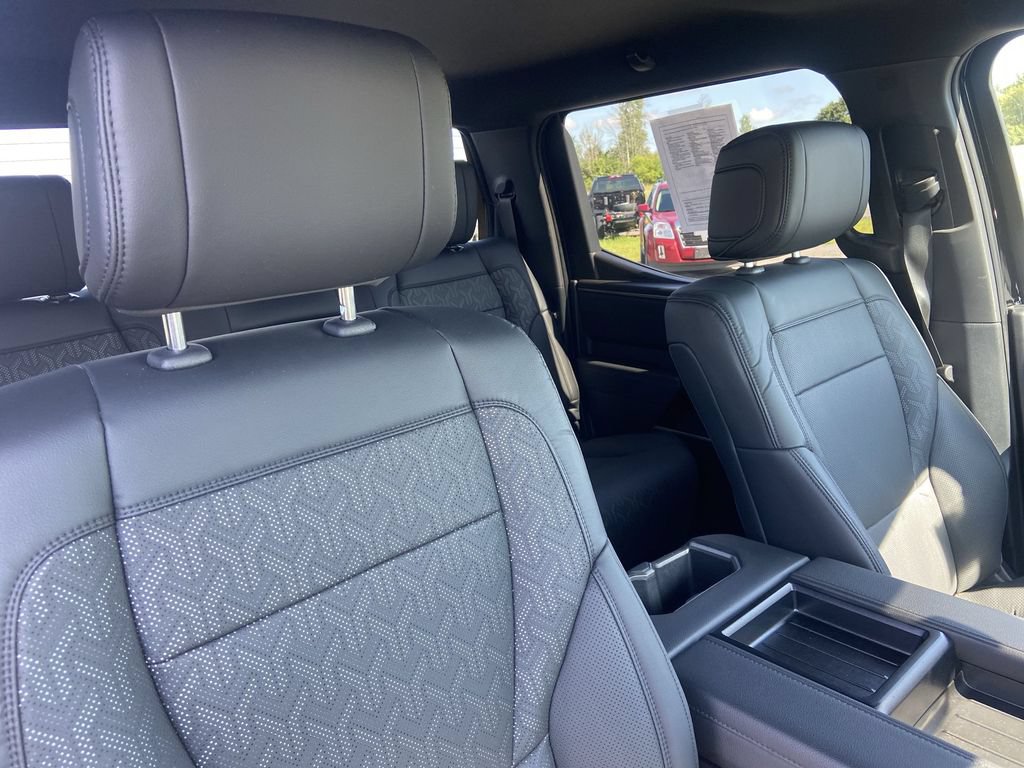 2025 Toyota Tundra Limited - Photo 15