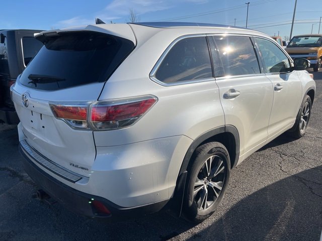 2016 Toyota Highlander XLE photo 3