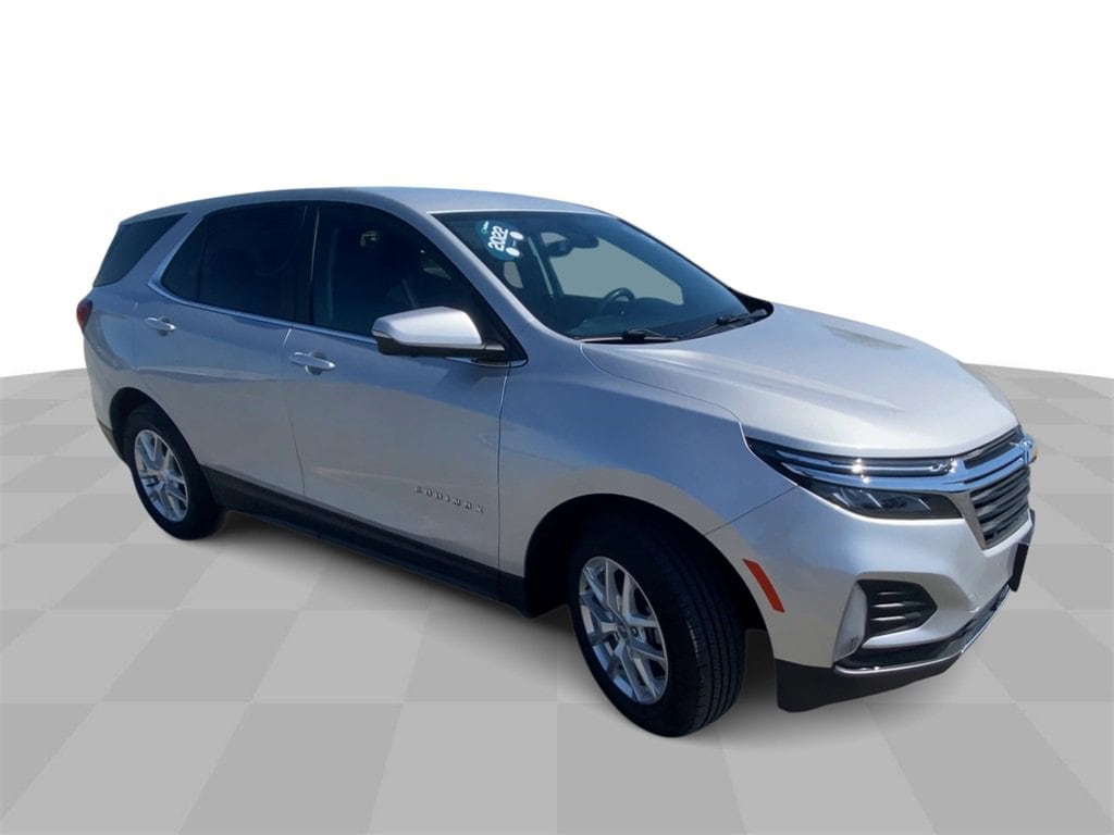 Used 2022 Chevrolet Equinox LT with VIN 2GNAXUEV8N6103880 for sale in Champlain, NY