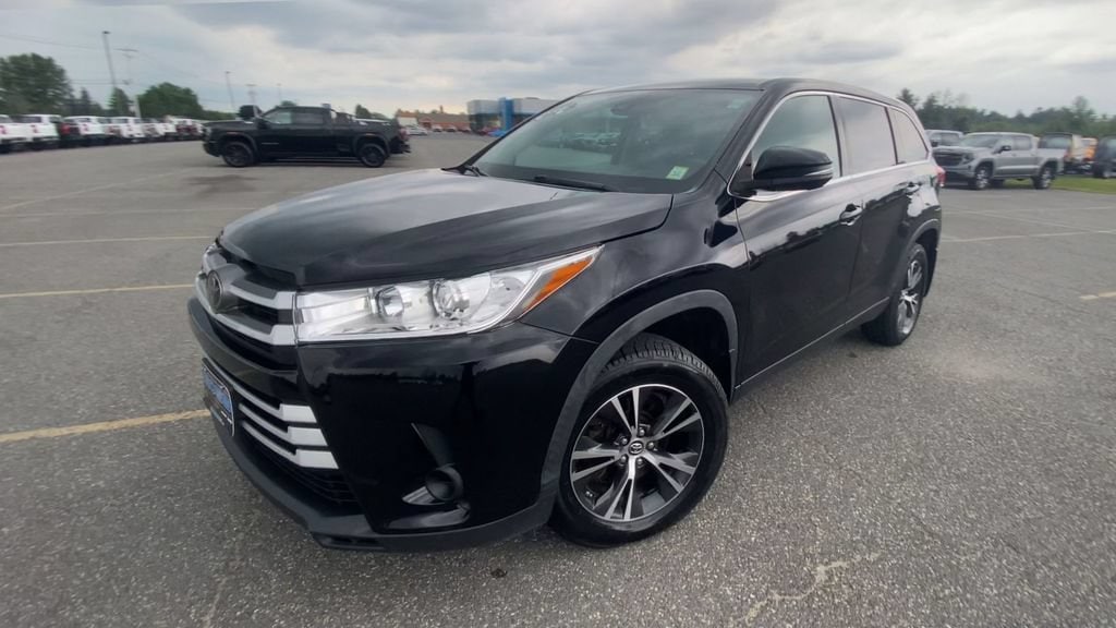 Used 2019 Toyota Highlander LE SUV