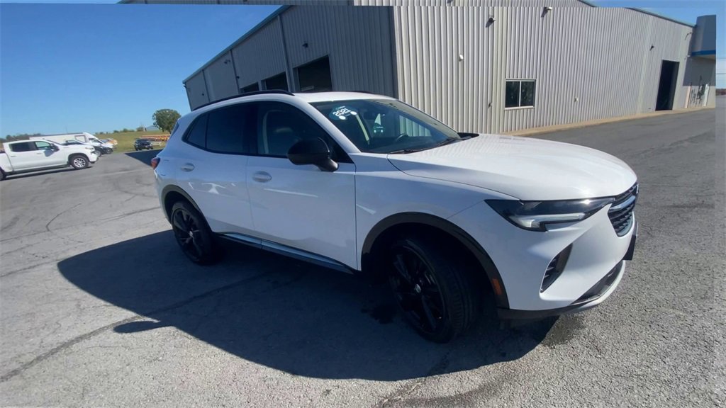 2021 Buick Envision Essence photo 2