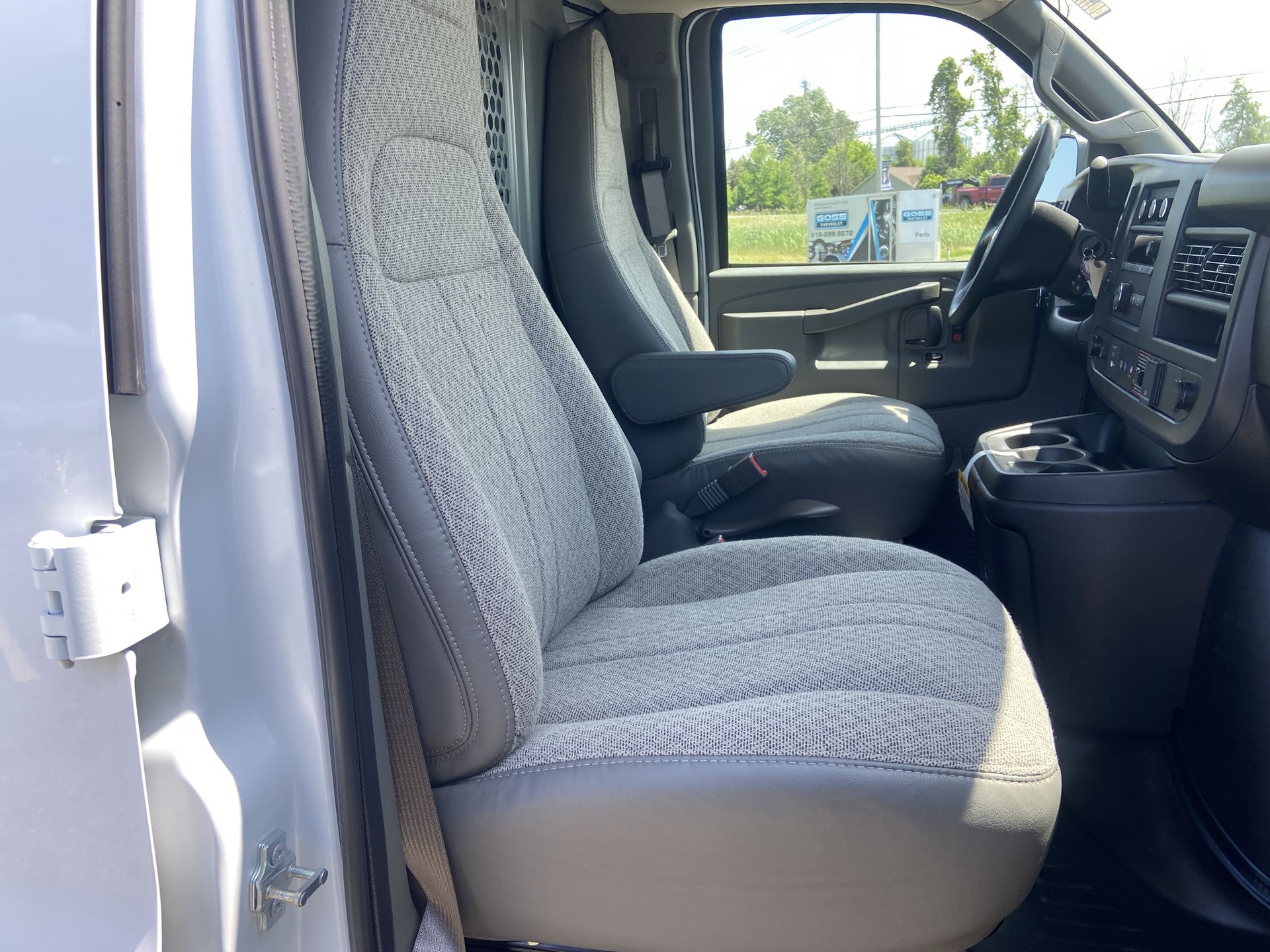 2025 Chevrolet Express Cargo Work Van - Photo 81