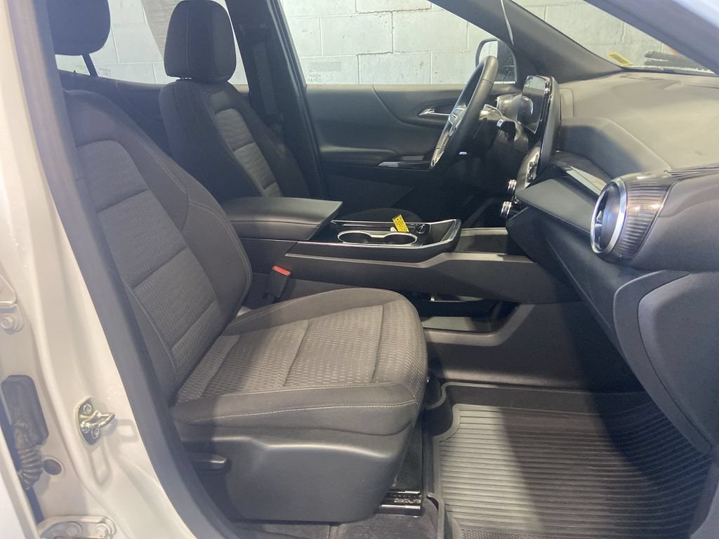 2025 Chevrolet Equinox LT - Photo 27