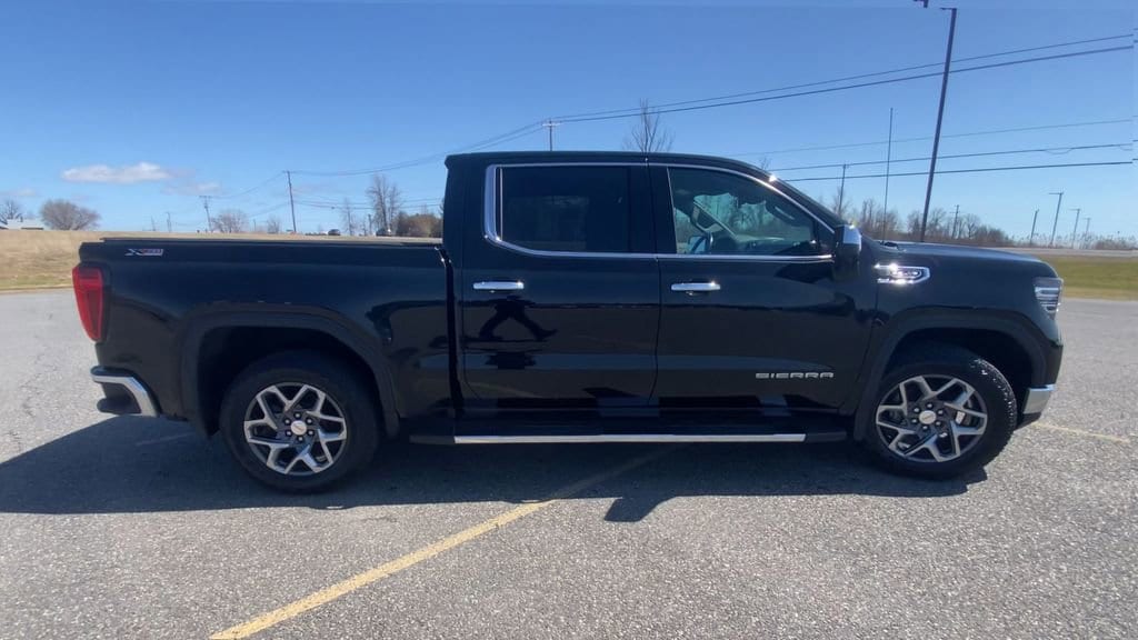2022 GMC Sierra 1500 SLT - Photo 9