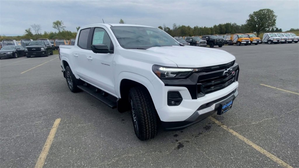 2026 Chevrolet Colorado Z71 photo 2
