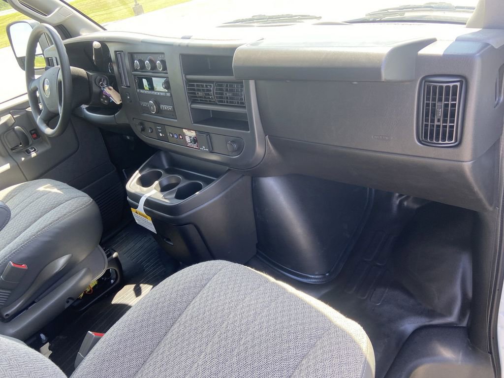 2025 Chevrolet Express Cargo Work Van - Photo 26