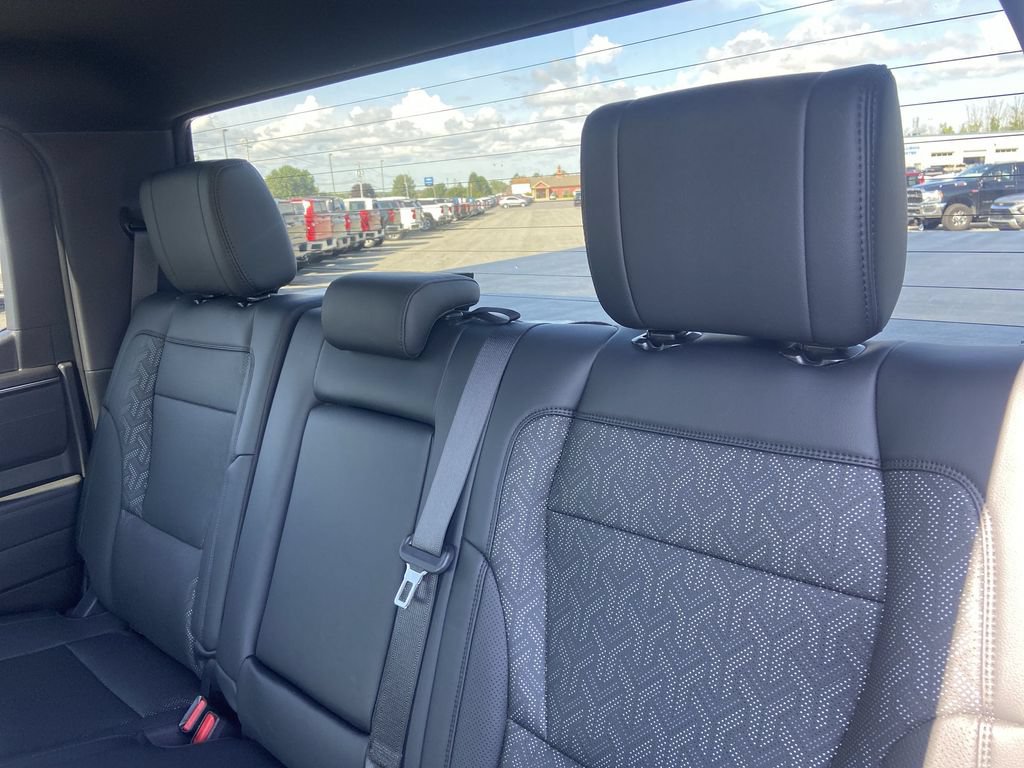 2025 Toyota Tundra Limited - Photo 12