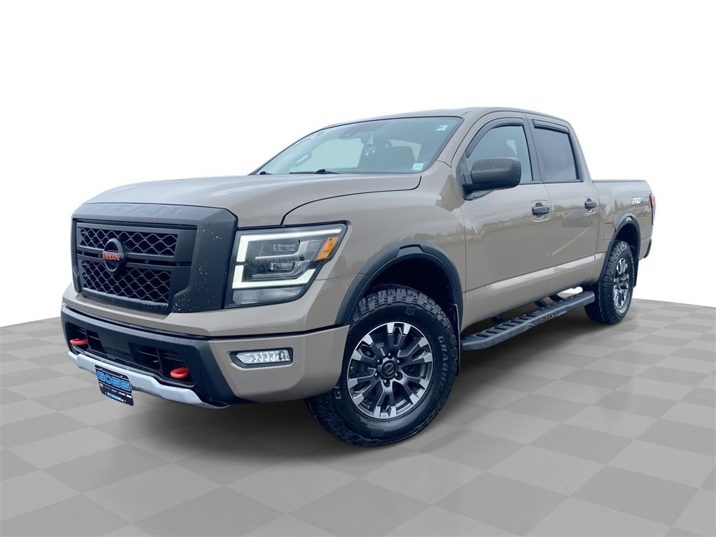 2022 Nissan Titan PRO-4X's photo