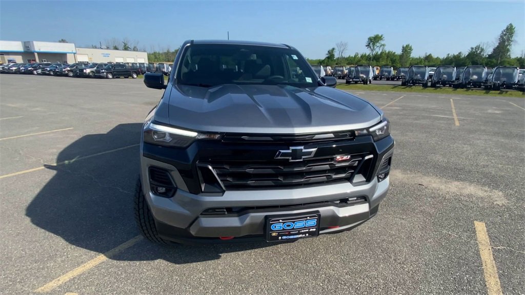 2025 Chevrolet Colorado Z71 photo 3
