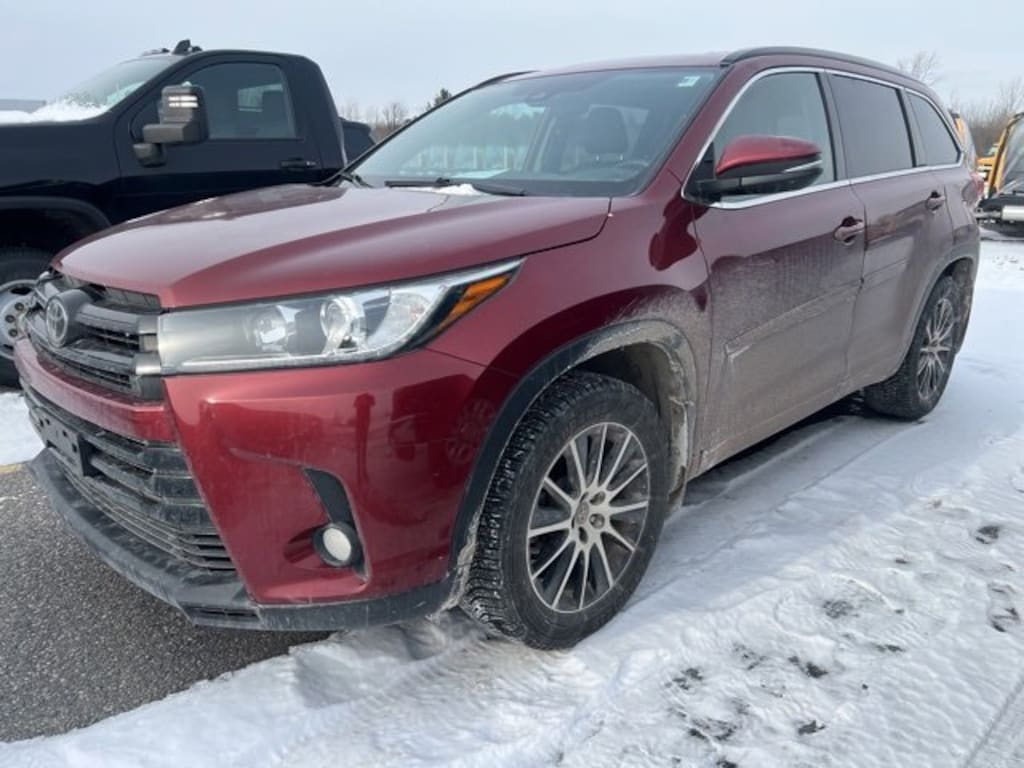 Used 2018 Toyota Highlander SE SUV