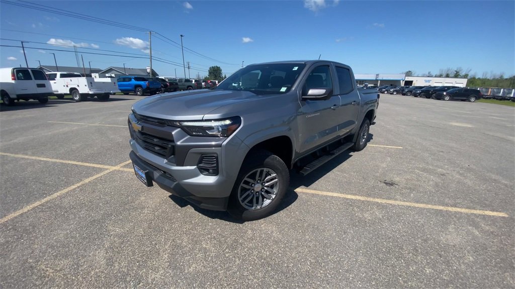 2025 Chevrolet Colorado Work Truck LT photo 4