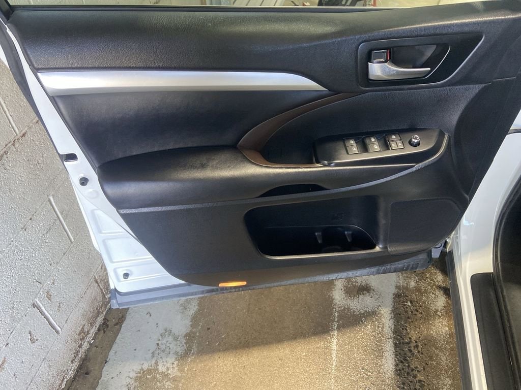 2019 Toyota Highlander XLE - Photo 23
