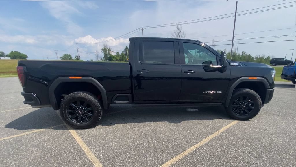 2024 GMC Sierra 2500HD AT4 - Photo 9