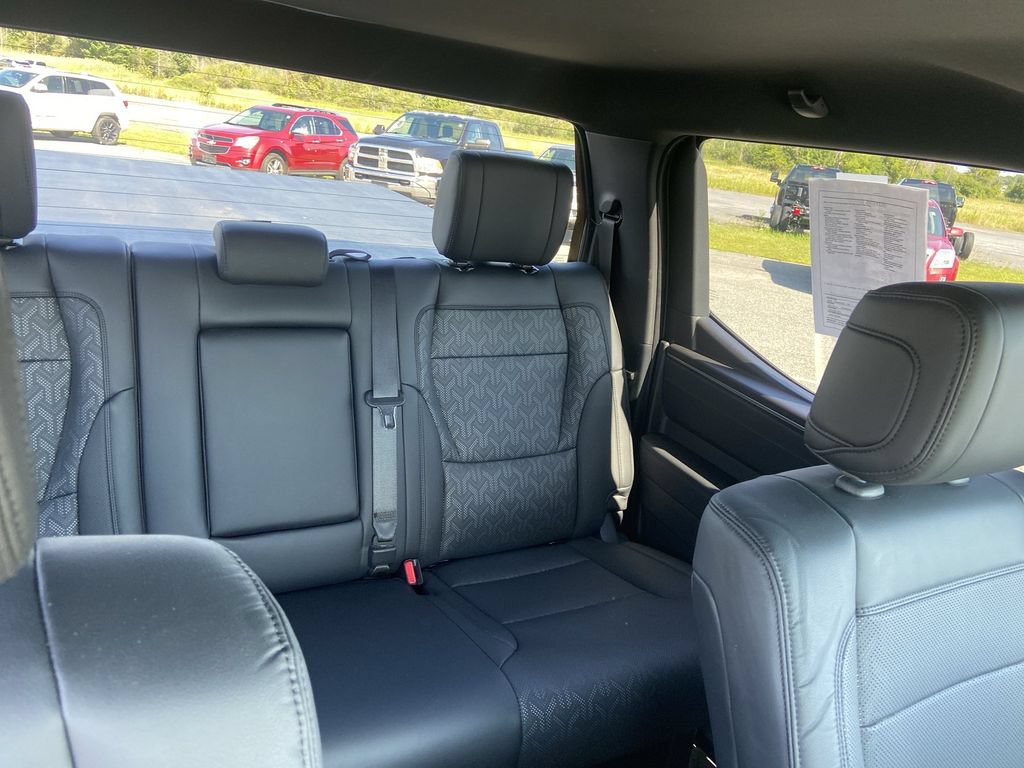 2025 Toyota Tundra Limited - Photo 16