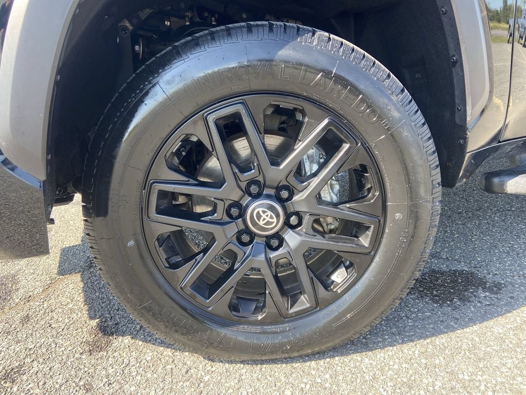 2025 Toyota Tundra Limited - Photo 40