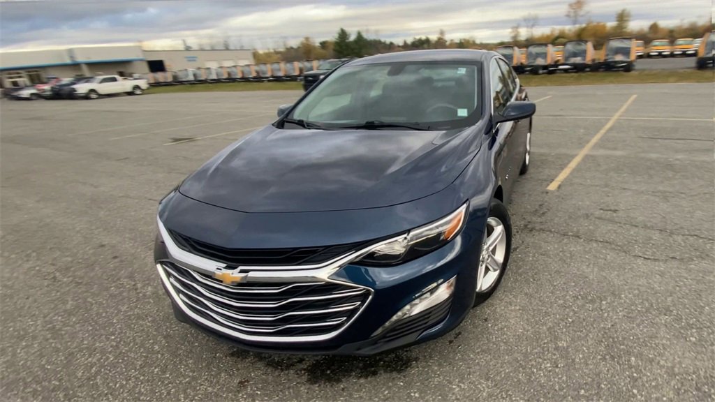 2022 Chevrolet Malibu 1LT photo 3