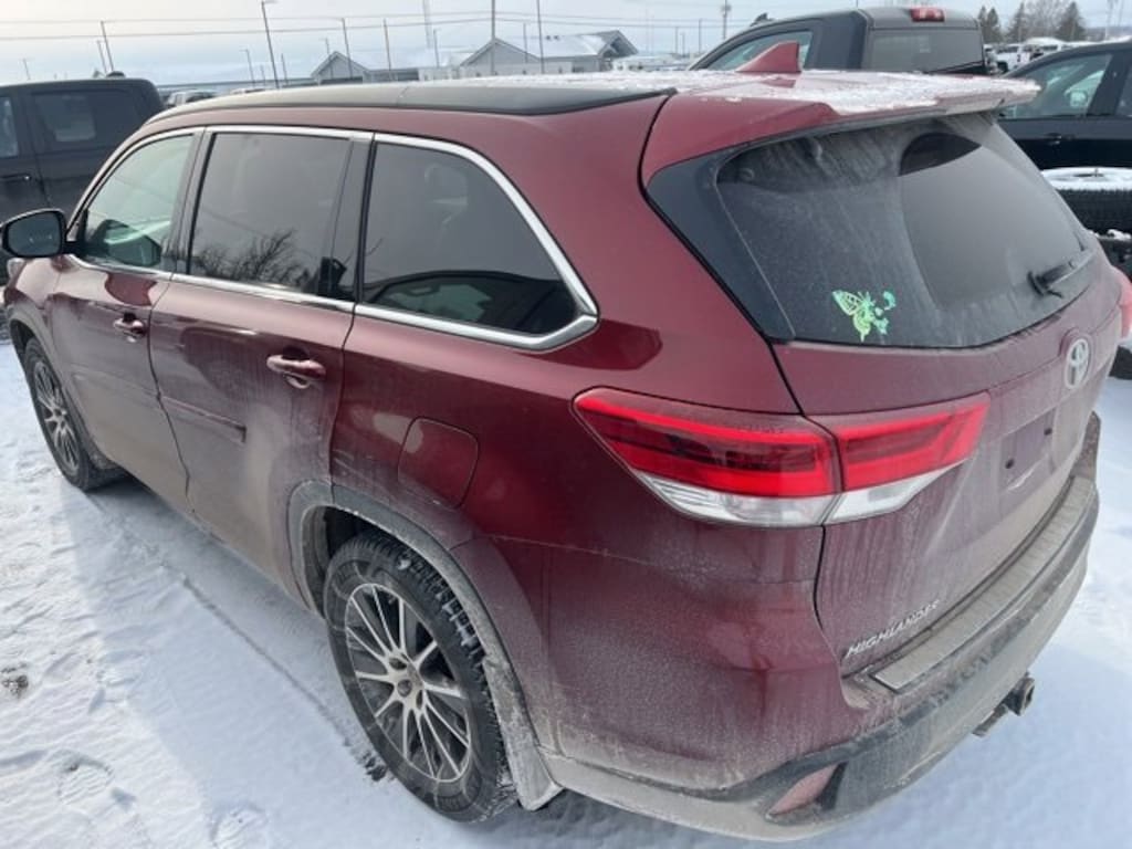 Used 2018 Toyota Highlander SE SUV