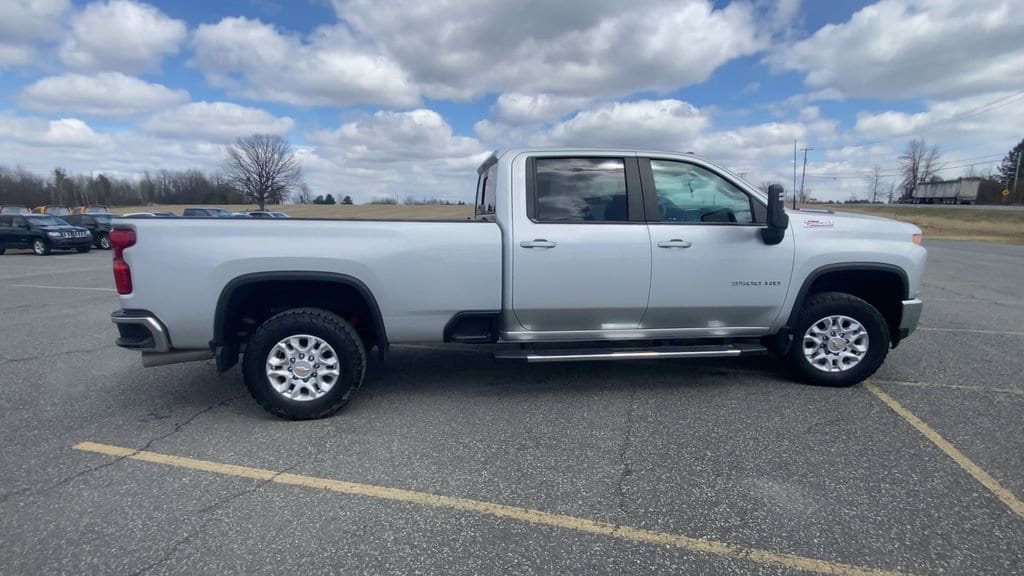 2022 Chevrolet Silverado 3500HD LT - Photo 9