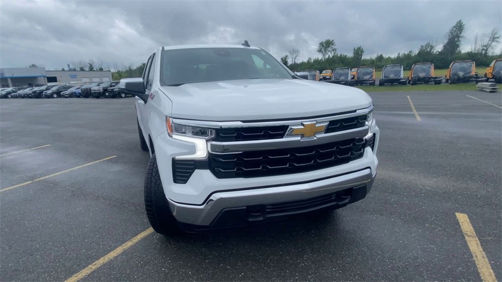 2026 Chevrolet Silverado 1500 LT photo 3