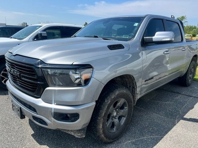 2020 RAM 1500 Big Horn/Lone Star 4x4 Crew Cab 5'7's photo