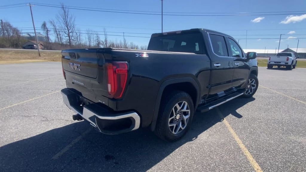 2022 GMC Sierra 1500 SLT - Photo 8
