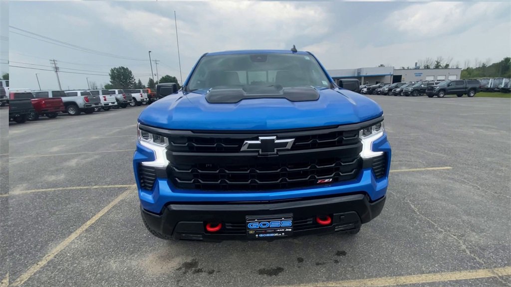 2025 Chevrolet Silverado 1500 LT Trail Boss photo 3