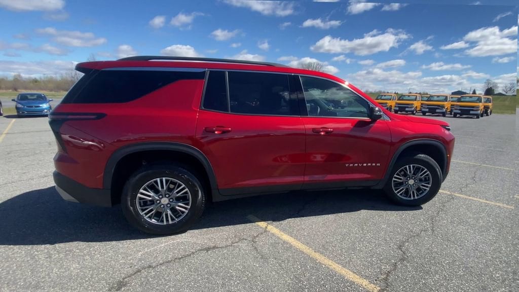 2025 Chevrolet Traverse LT - Photo 9
