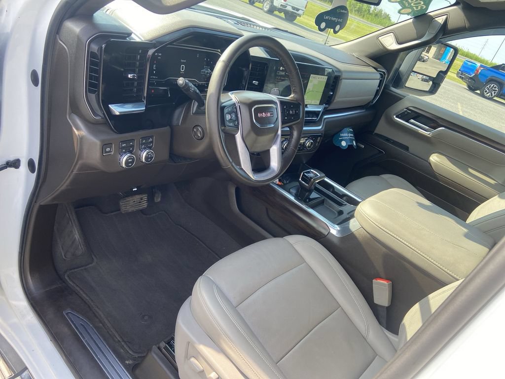 2023 GMC Sierra 1500 SLT - Photo 10