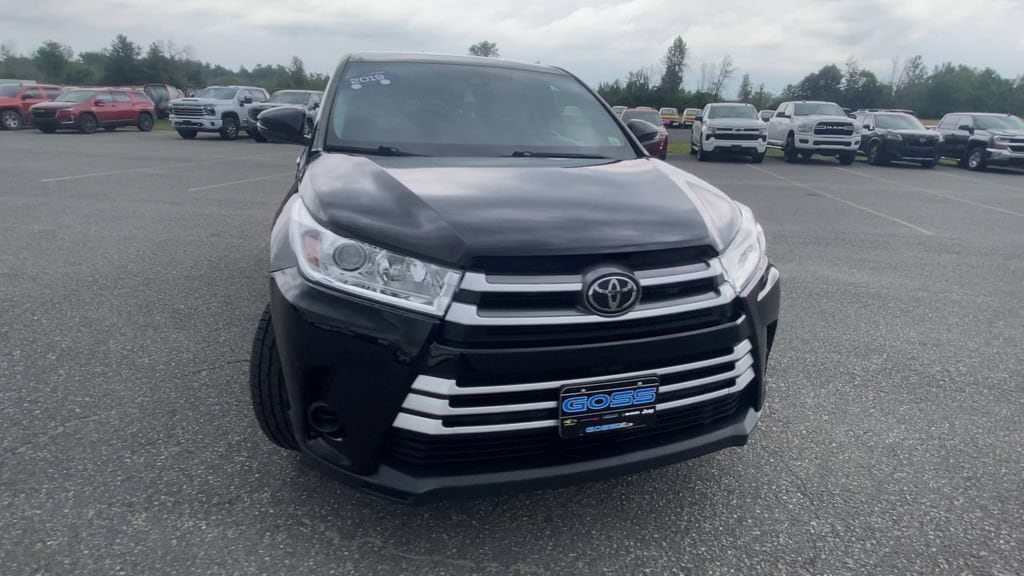 Used 2019 Toyota Highlander LE SUV