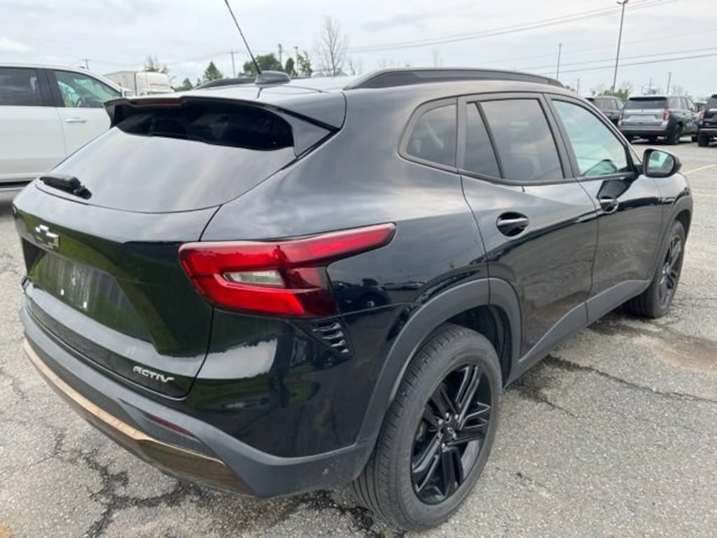 Used 2024 Chevrolet Trax Activ SUV