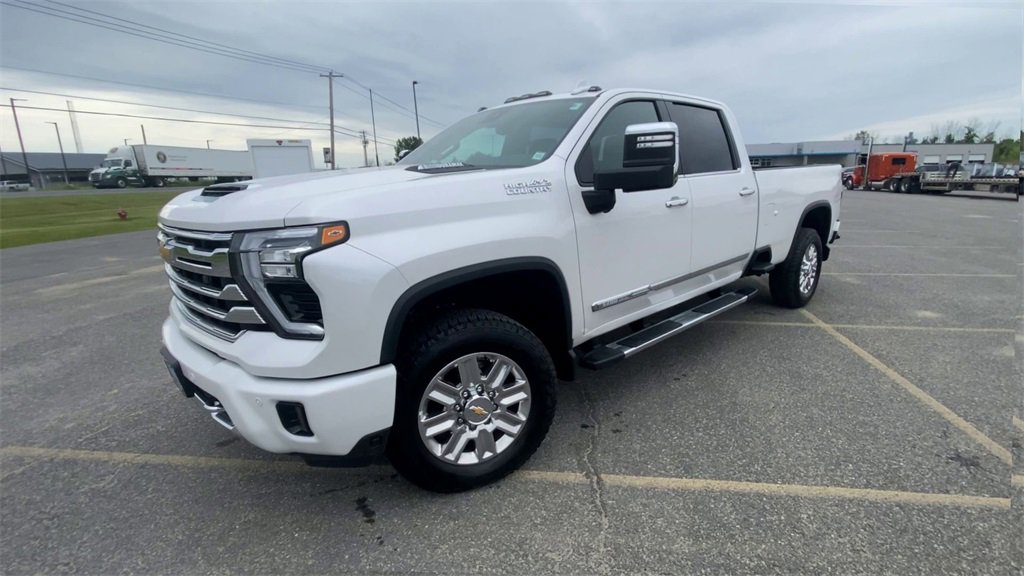 2025 Chevrolet Silverado 3500HD High Country photo 4