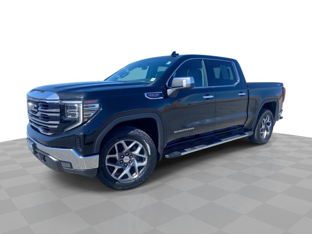 2022 GMC Sierra 4WD Crew Cab Standard Box SLT's photo