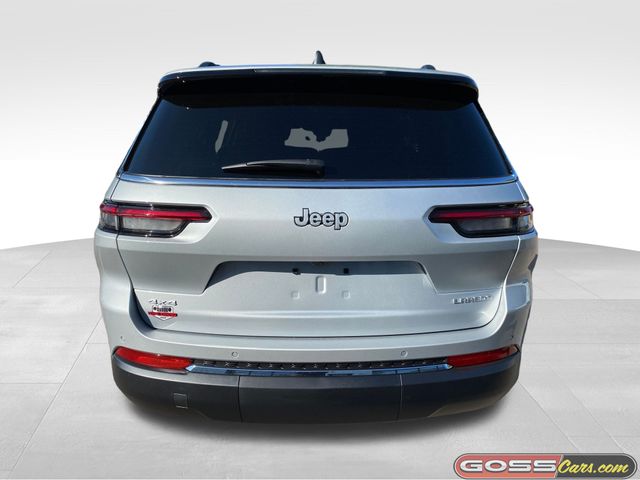 2025 Jeep Grand Cherokee Laredo photo 4