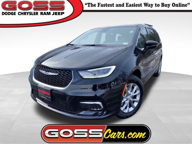2026 Chrysler Pacifica Select's photo