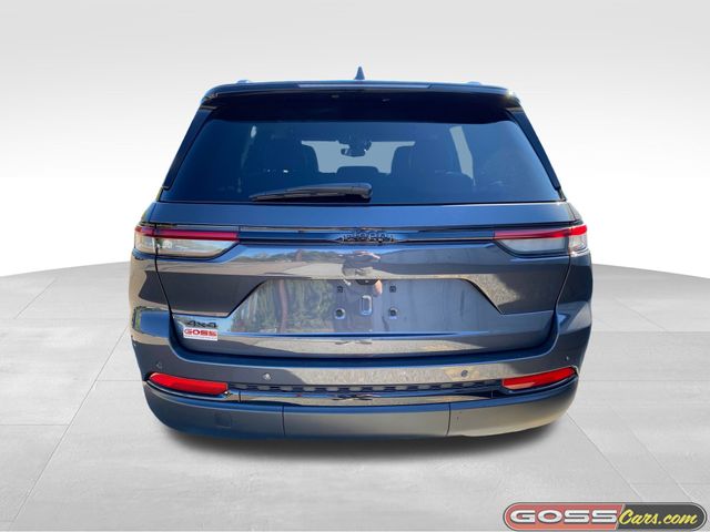 2024 Jeep Grand Cherokee Altitude photo 4