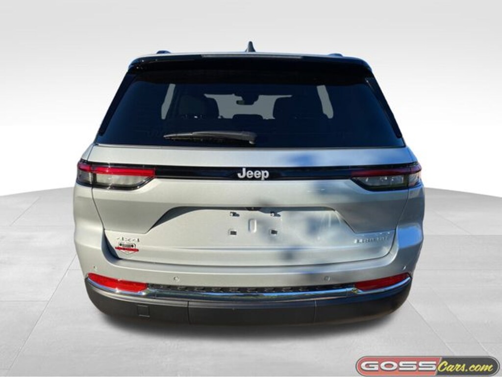 New 2025 Jeep Grand Cherokee LAREDO X 4X4 Sport Utility