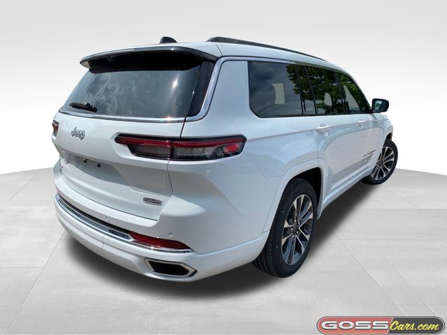 2025 Jeep Grand Cherokee Overland photo 2
