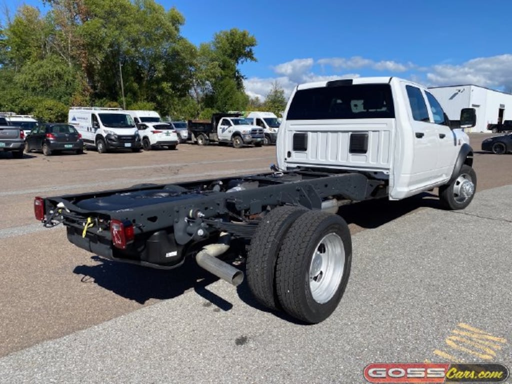 New 2026 Ram 5500 Chassis Cab TRADESMAN CREW 4X4 84' CA Pickup