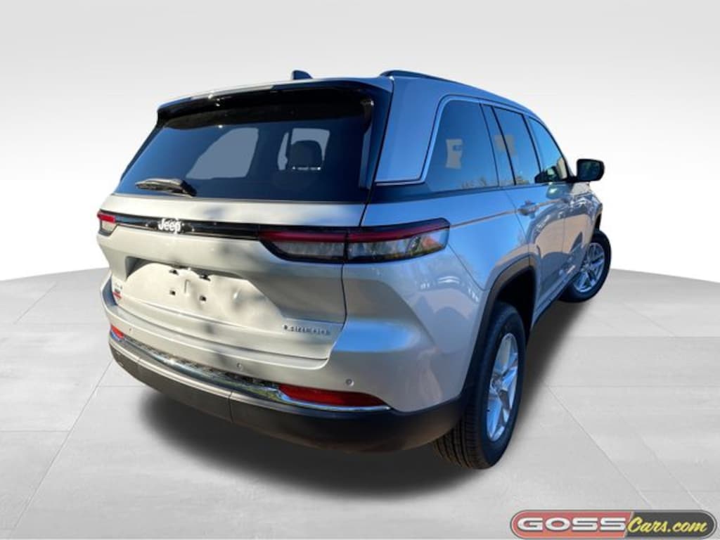 New 2025 Jeep Grand Cherokee LAREDO X 4X4 Sport Utility