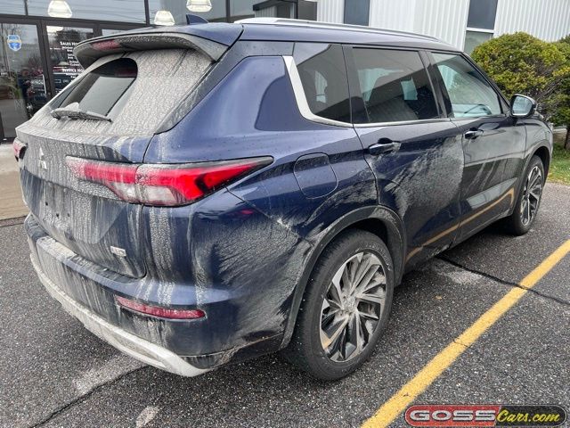 2022 Mitsubishi Outlander SEL photo 3