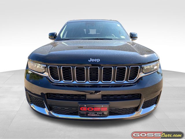 2025 Jeep Grand Cherokee Laredo photo 2