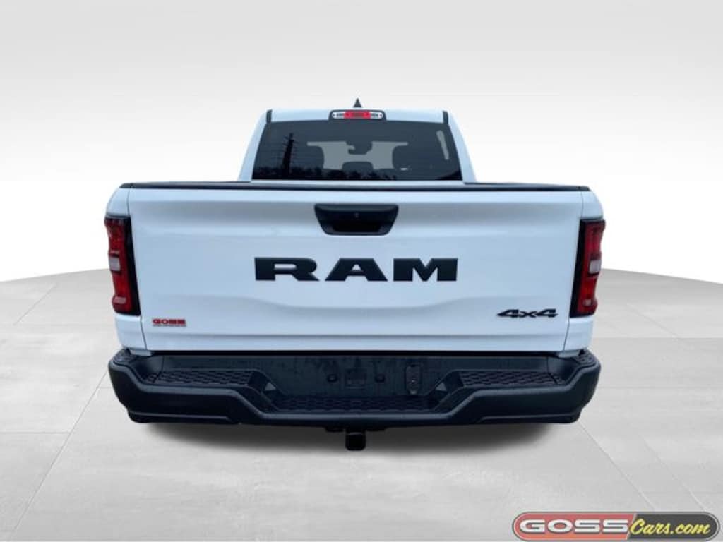 New 2026 Ram 1500 TRADESMAN CREW CAB 4X4 5'7 BOX Pickup