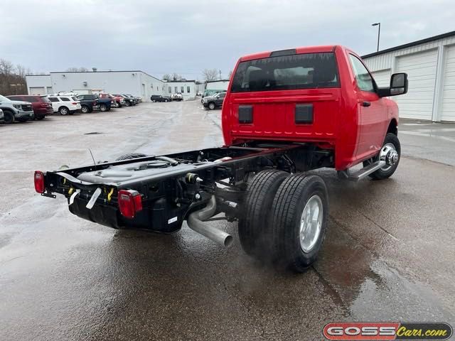 2024 Ram 3500 Tradesman photo 3