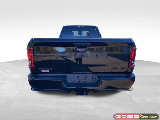 New 2027 Ram 3500 BIG HORN CREW CAB 4X4 8' BOX Pickup