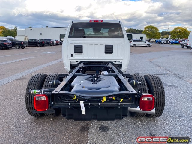 New 2026 Ram 3500 Chassis Cab TRADESMAN REGULAR 4X4 60' CA Pickup