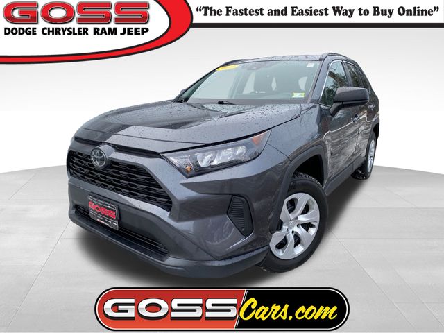 2020 Toyota RAV4 LE's photo