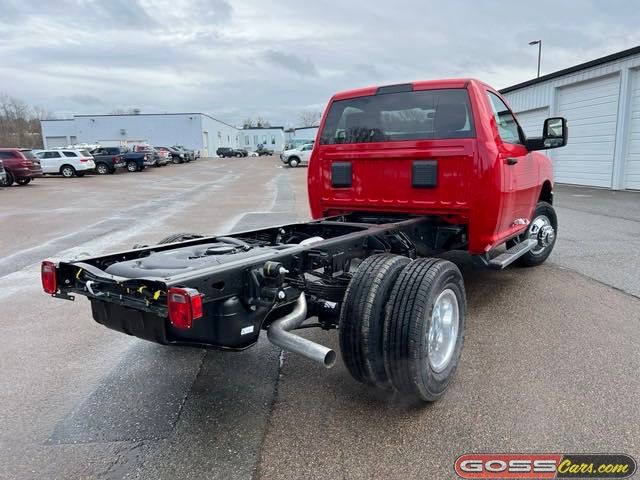 2024 Ram 3500 Tradesman photo 3