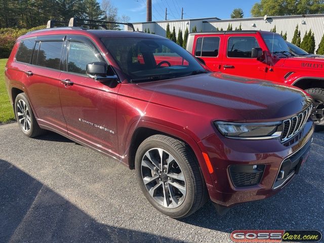 2022 Jeep Grand Cherokee Overland photo 2