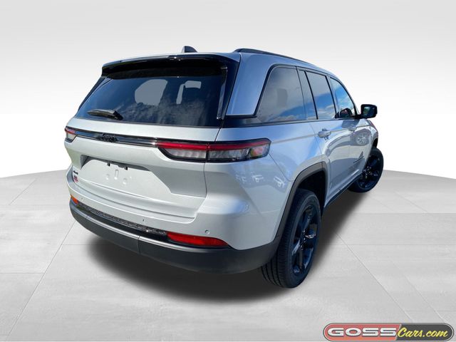 2025 Jeep Grand Cherokee Altitude photo 3