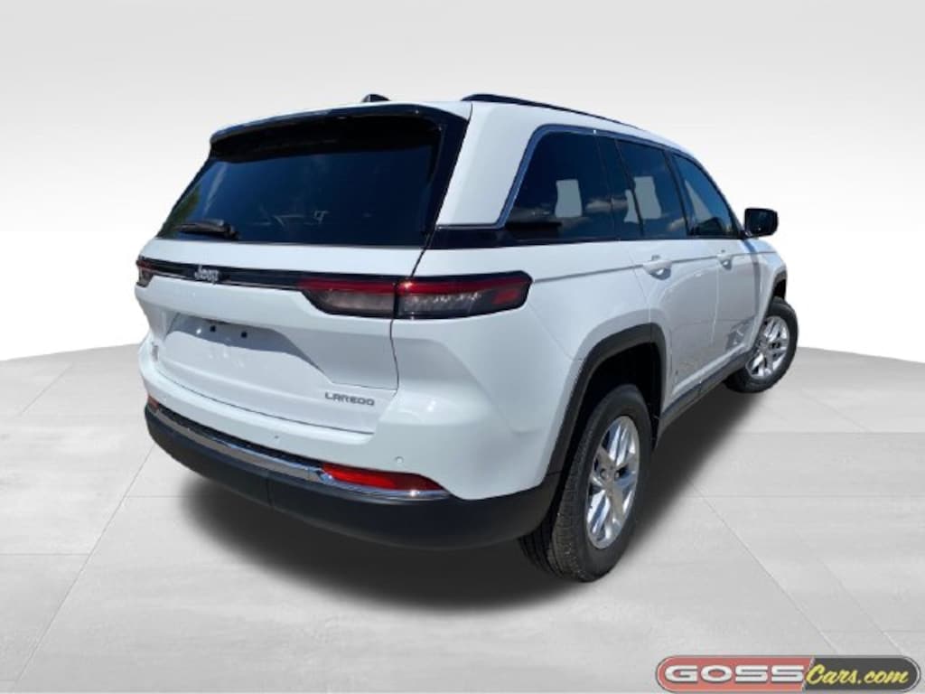 New 2026 Jeep Grand Cherokee LAREDO 4X4 Sport Utility